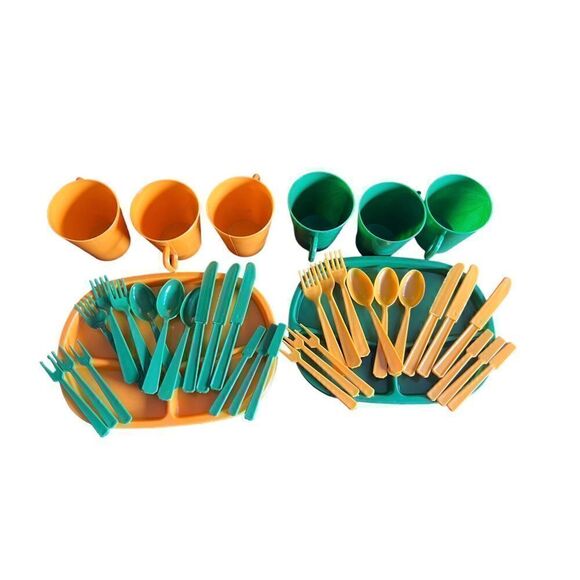 Vintage Basketville PlasticWare Divided Platters, Cups,Sets Silverware 42 picnic - Picture 2 of 3